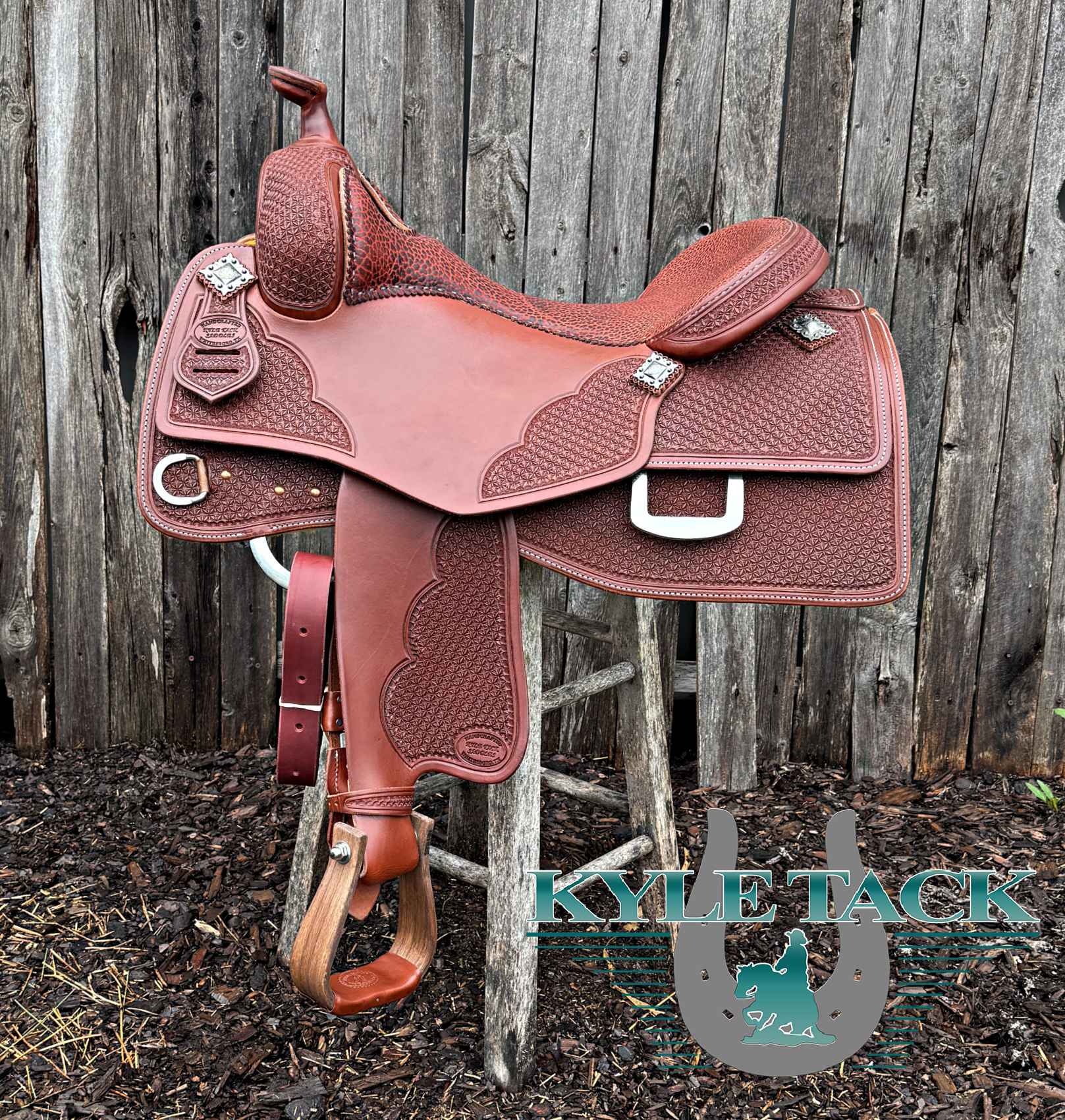 #905M - 16.5" - Kyle Tack Saddle