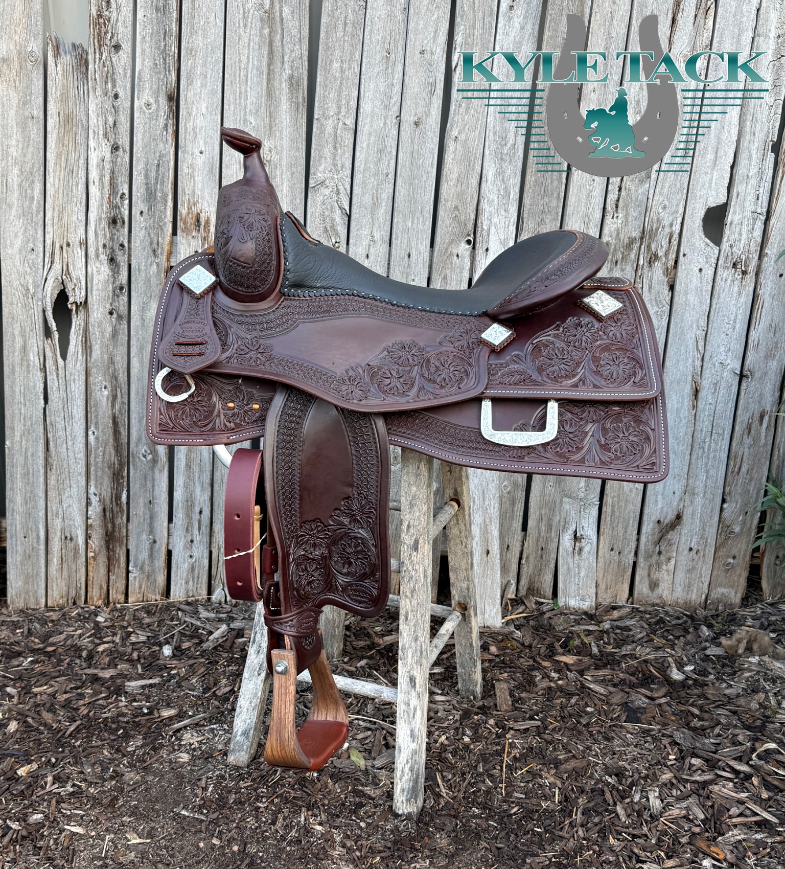 #944M - 16.5" - Kyle Tack Saddle
