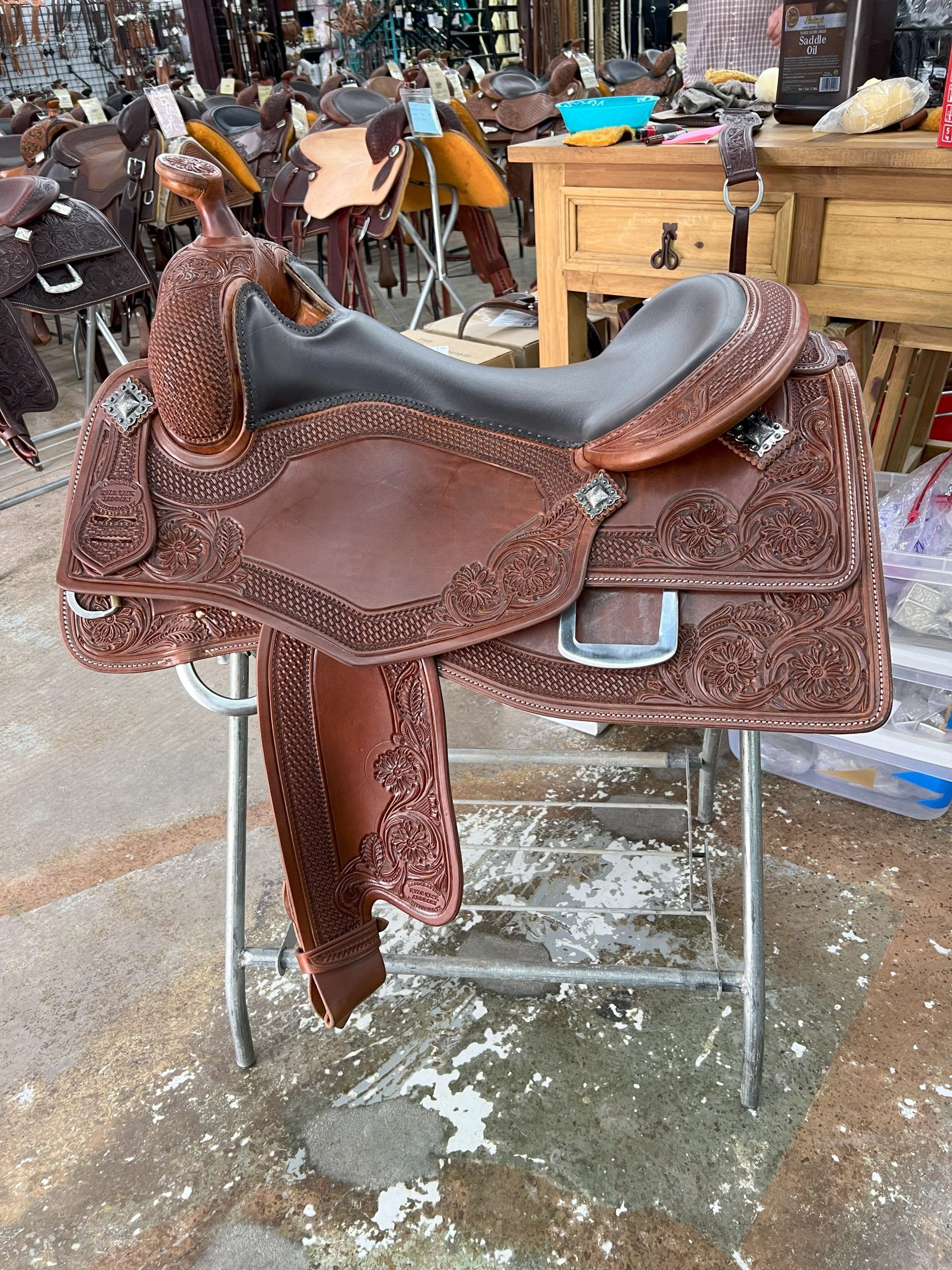 #683M - 17.5" - Kyle Tack Saddle